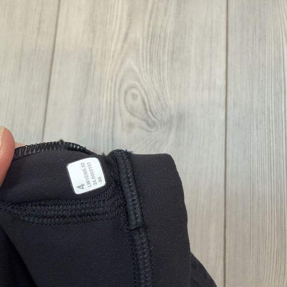 Lululemon X Peloton Size 4 Align Bodysuit 6" Black LW1E185 - Picture 6 of 9